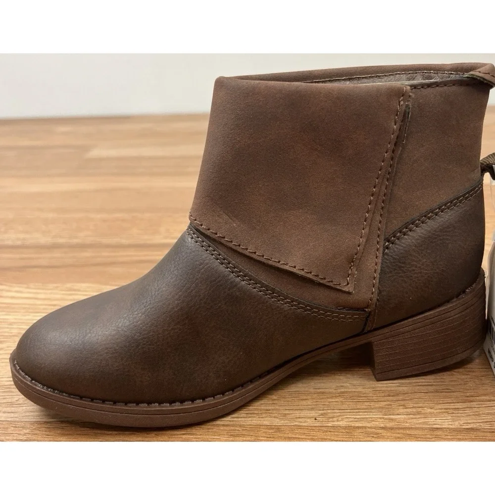OshKosh B'gosh Youth Girls Size 1 Flip Ankle Boots in Chocolate NEW